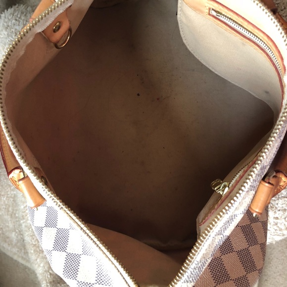 Louis Vuitton Purse - Picture 6 of 7